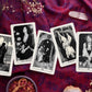 Dark Tarot Destesi – 78 Kartlık Gotik Tarot – Okült Siyah Beyaz Kehanet Kartları – Klasik Rider–Waite Uyumlu – Cadılık ve Gölge Çalışması